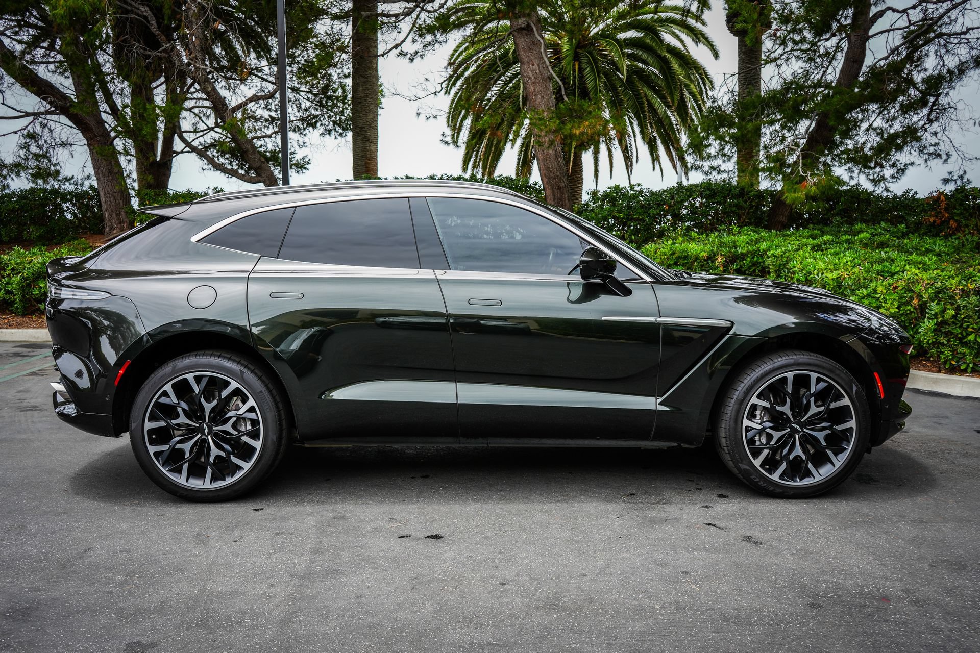 Used 2022 Aston Martin DBX AWD/4WD image 41