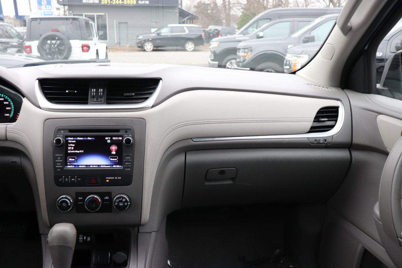 Used 2017 Chevrolet Traverse LS image 19