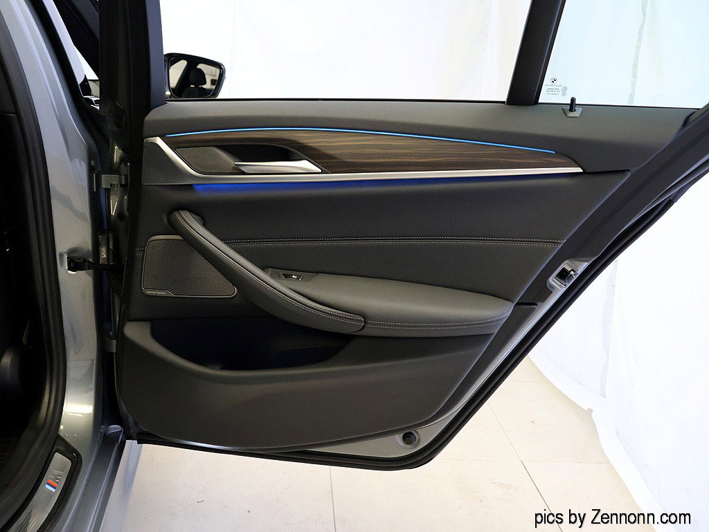 Certified 2023 BMW 530e xDrive w/ Premium Package image 33