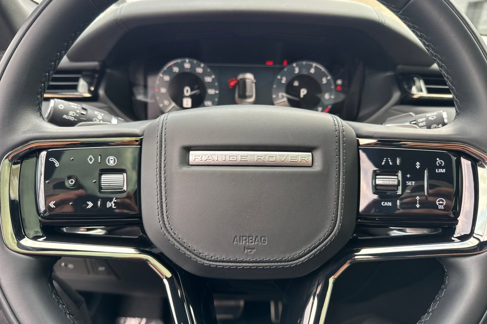 Used 2026 Land Rover Range Rover Velar Dynamic SE image 27