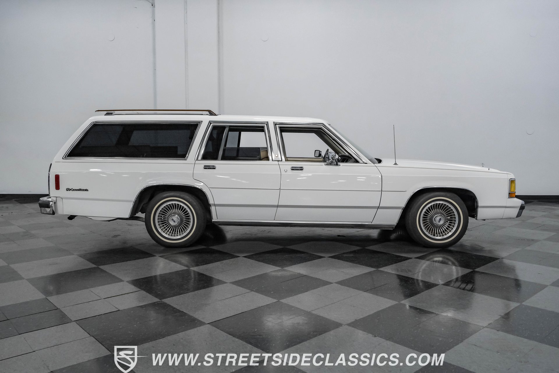 Used 1990 Ford LTD Crown Victoria RWD image 15