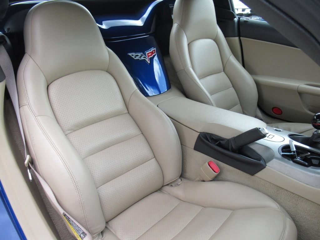 Used 2005 Chevrolet Corvette Convertible w/ Preferred Equipment Group RWD image 9