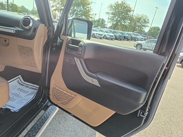 Used 2016 Jeep Wrangler Unlimited Sahara w/ Mopar Chrome Edition Group image 17