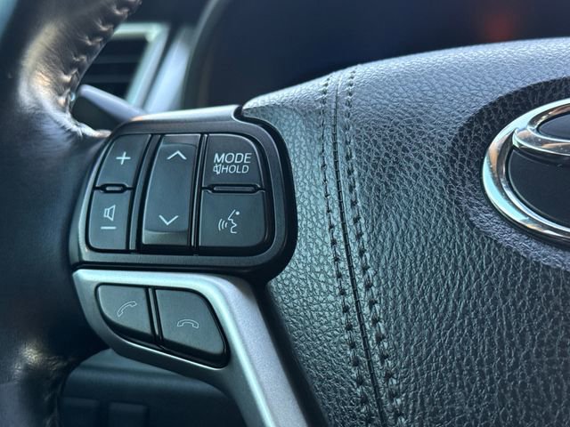 Used 2019 Toyota Highlander XLE image 29