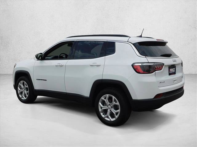 Used 2024 Jeep Compass Latitude AWD/4WD image 14