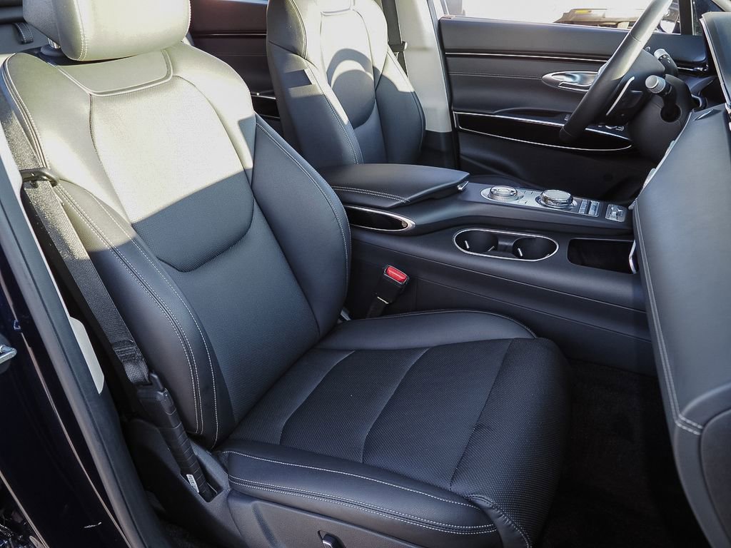 Used 2025 Genesis GV70 2.5T image 20