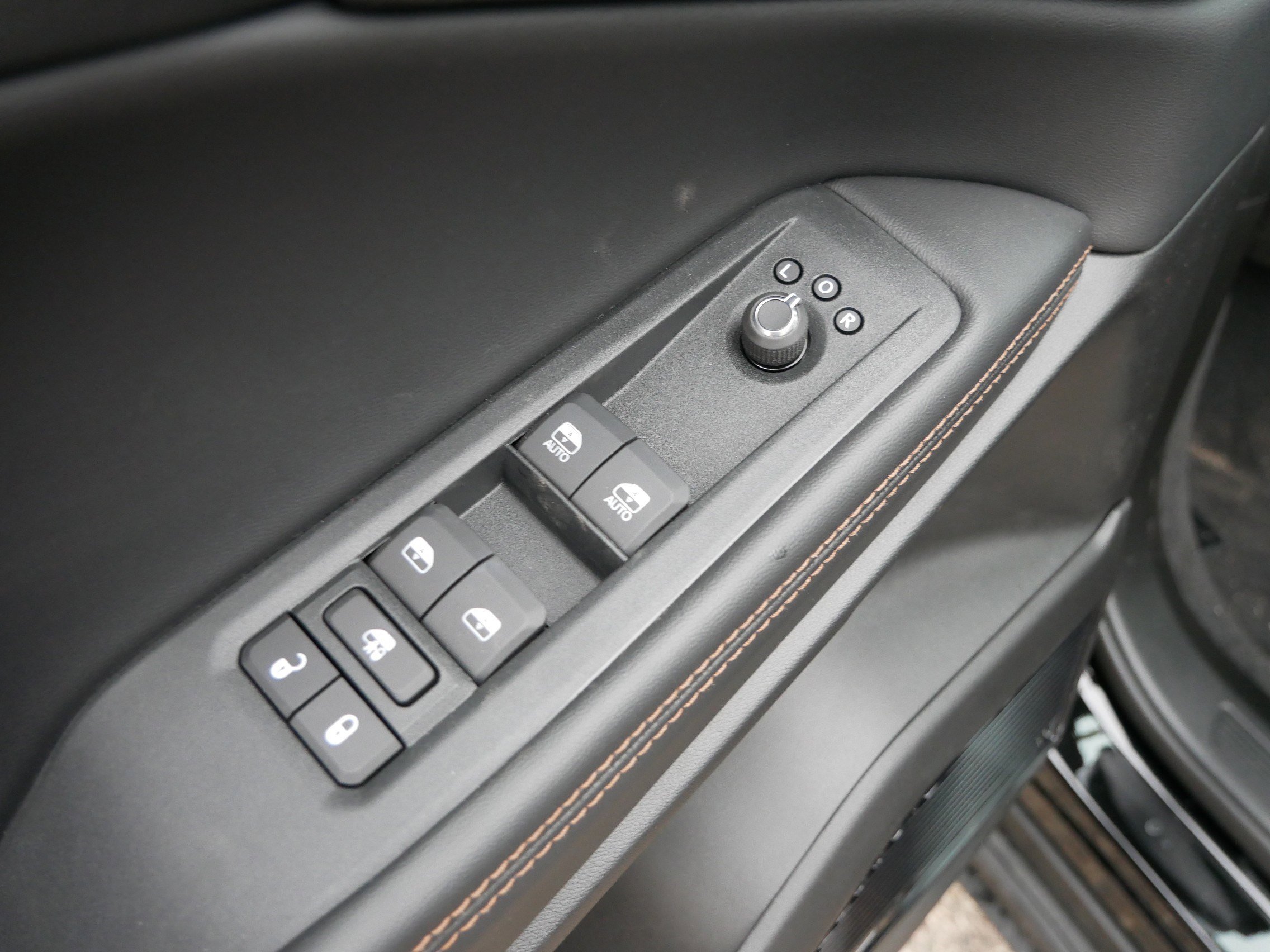 New 2026 Jeep Cherokee Overland image 12