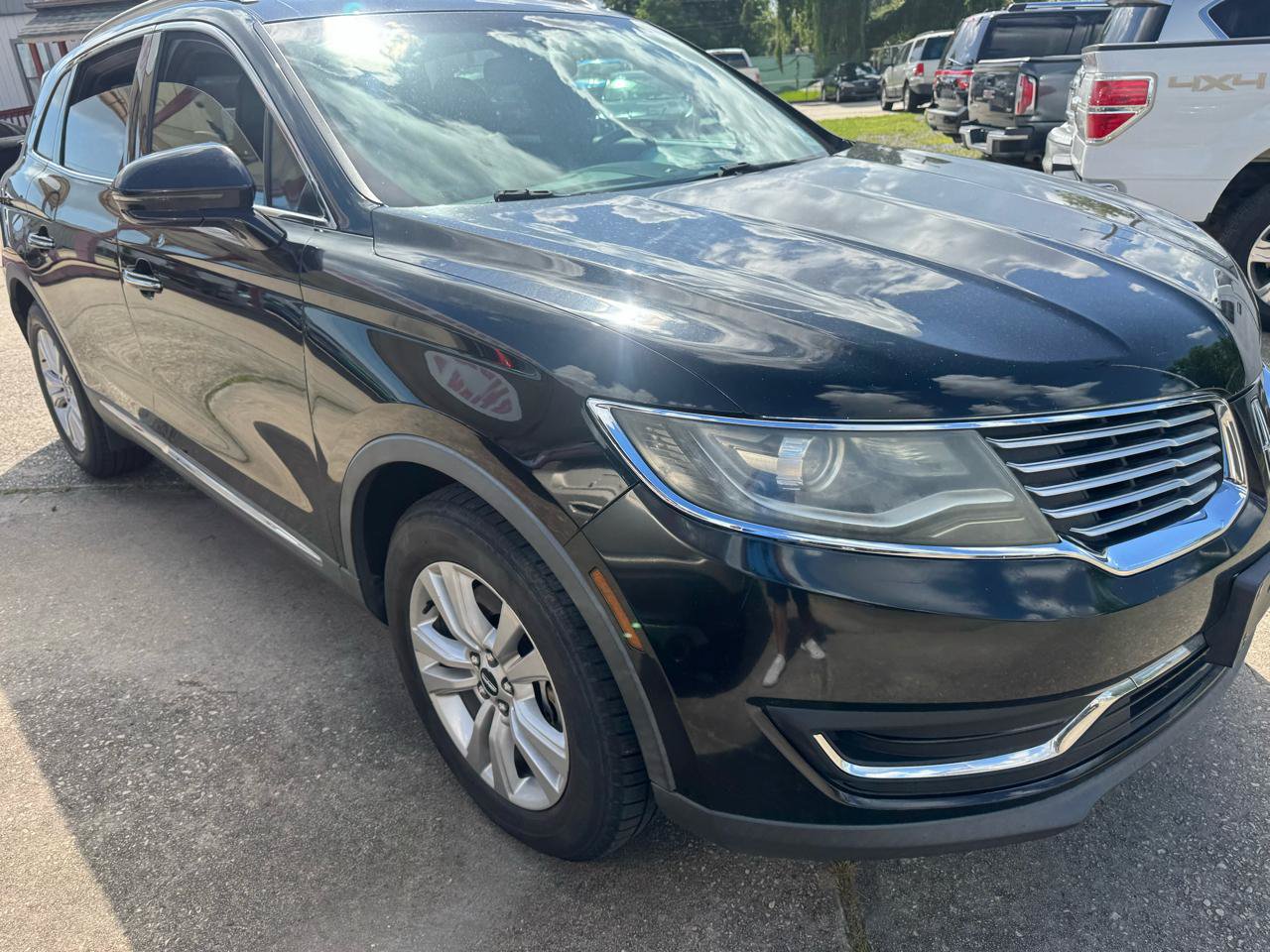 Used 2016 Lincoln MKX Premiere w/ Cargo Utility Package FWD image 5