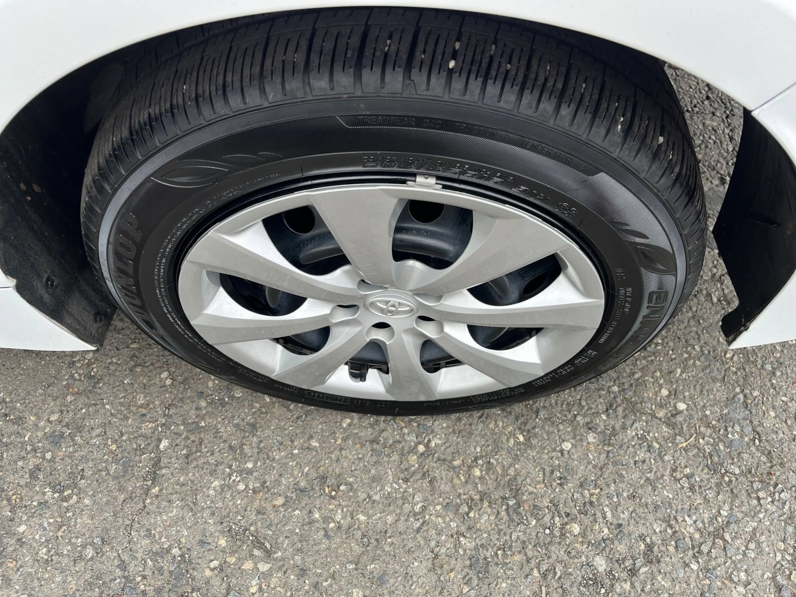 Used 2025 Toyota Corolla LE FWD image 29