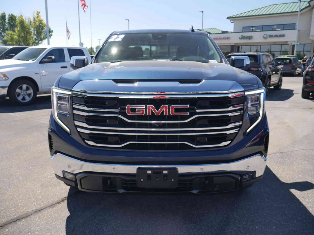 Used 2022 GMC Sierra 1500 SLT w/ SLT Premium Plus Package AWD/4WD image 3