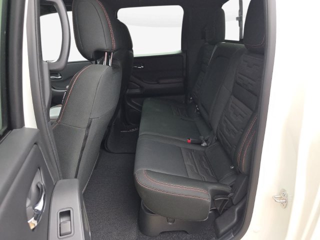 Used 2025 Nissan Frontier PRO-4X AWD/4WD image 14