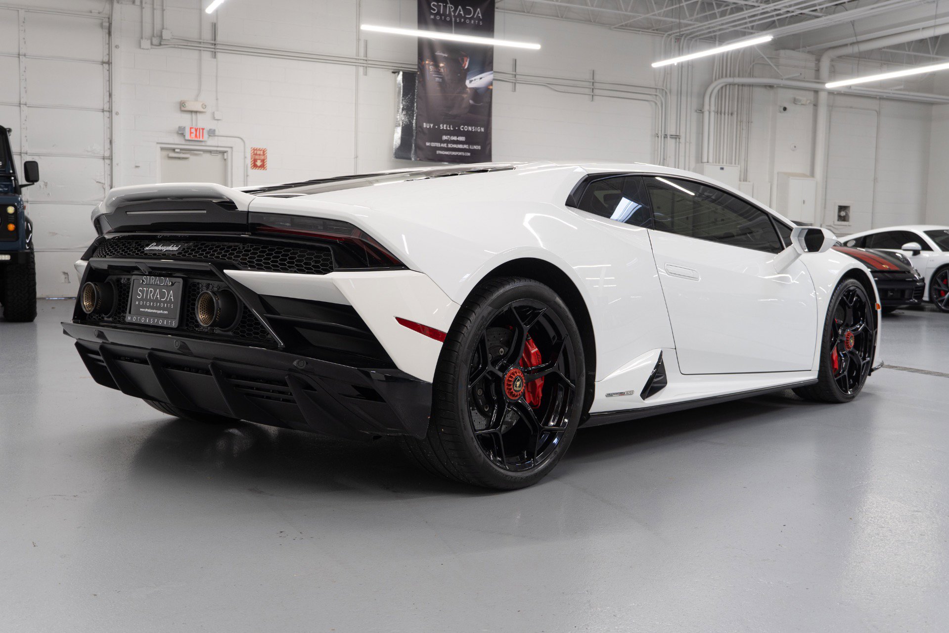 Used 2020 Lamborghini Huracan EVO image 10