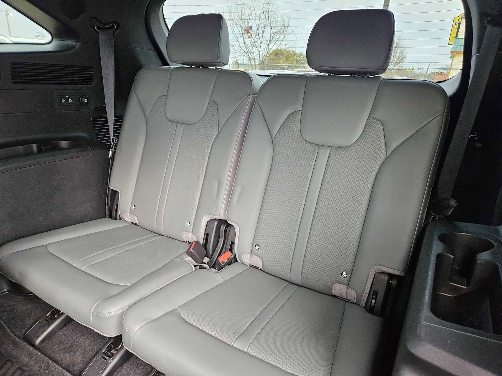 Certified 2025 Kia Sorento SX Prestige w/ Sage Leather Package image 18