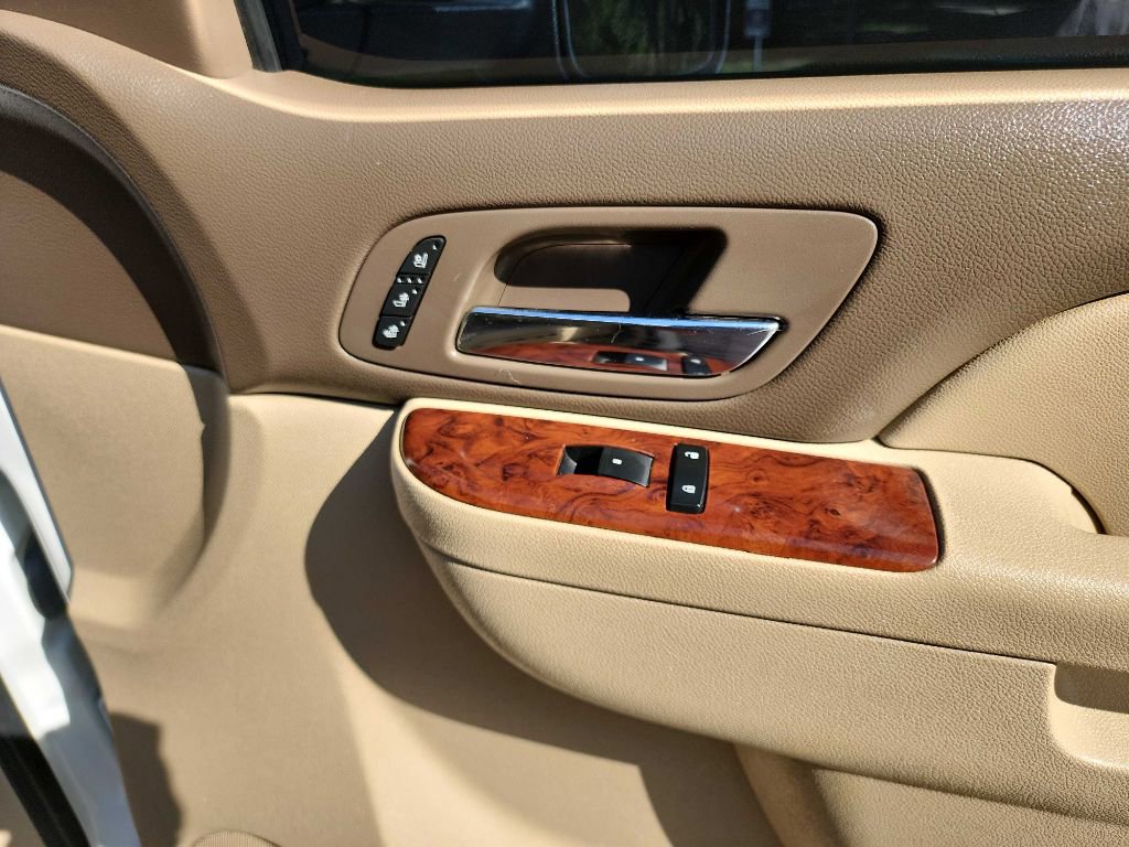 Used 2014 Chevrolet Silverado 3500 LTZ w/ LTZ Plus Package image 40