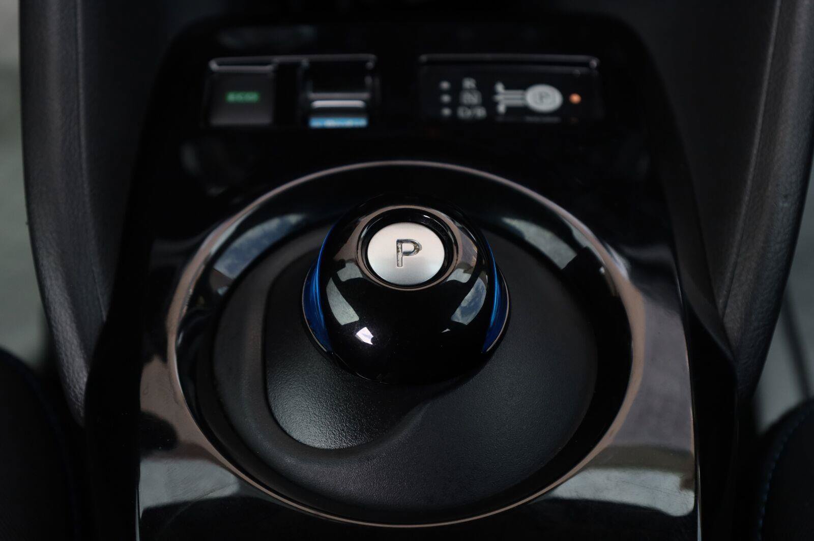 Used 2018 Nissan Leaf SV w/ SV Technology Package FWD image 38