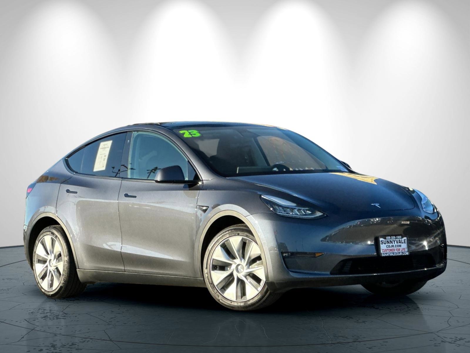 Used 2023 Tesla Model Y Long Range image 2