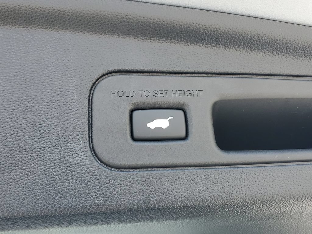 Certified 2026 Acura MDX w/ Technology Package FWD image 10