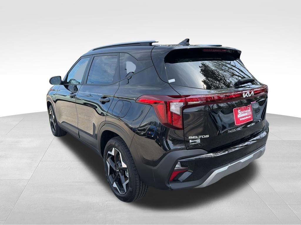 Certified 2025 Kia Seltos S image 3