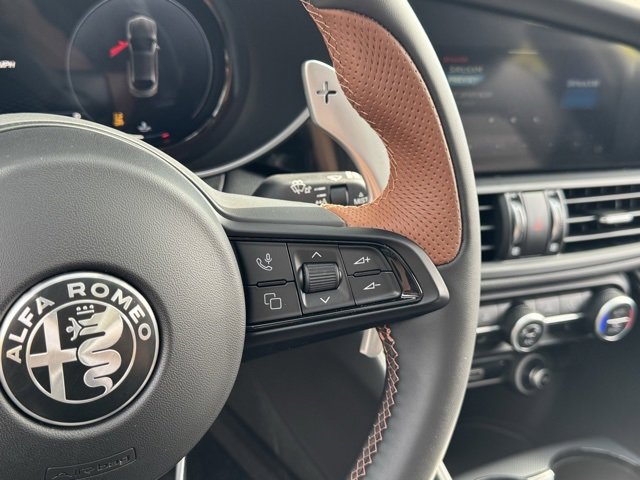 New 2025 Alfa Romeo Giulia AWD w/ Driving Assist Package image 16