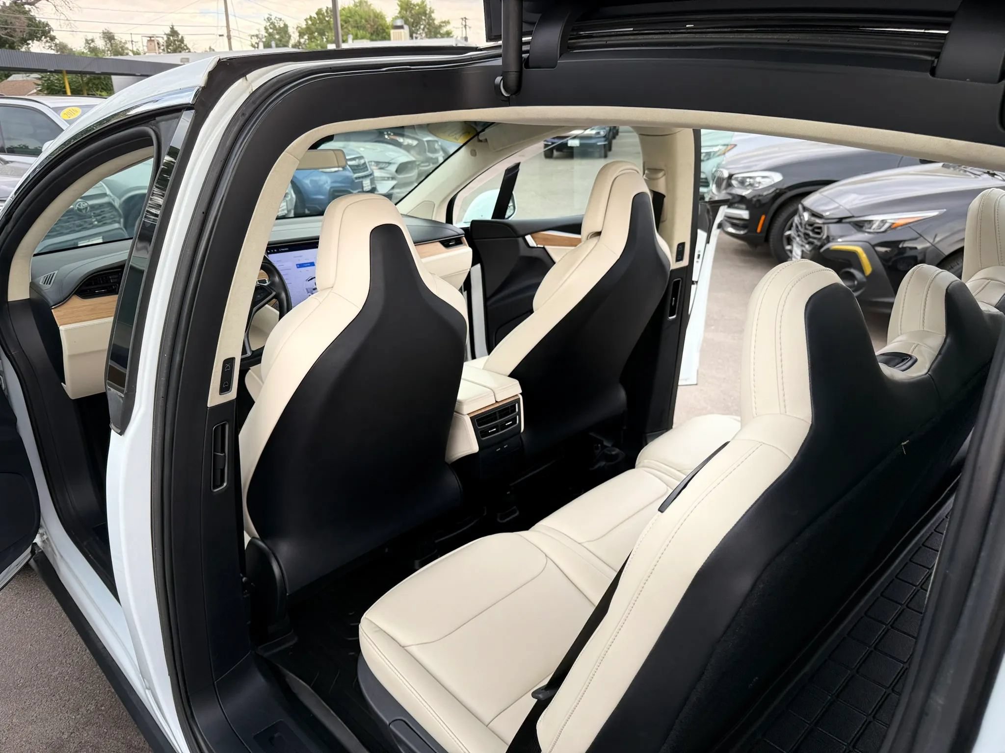 Used 2019 Tesla Model X Long Range AWD/4WD image 27