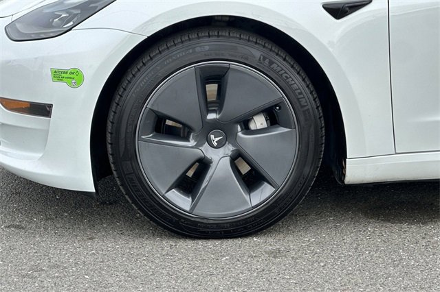 Used 2023 Tesla Model 3 Standard Range image 31
