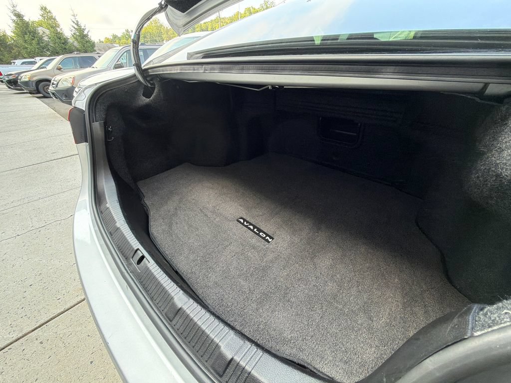 Used 2013 Toyota Avalon XLE FWD image 46