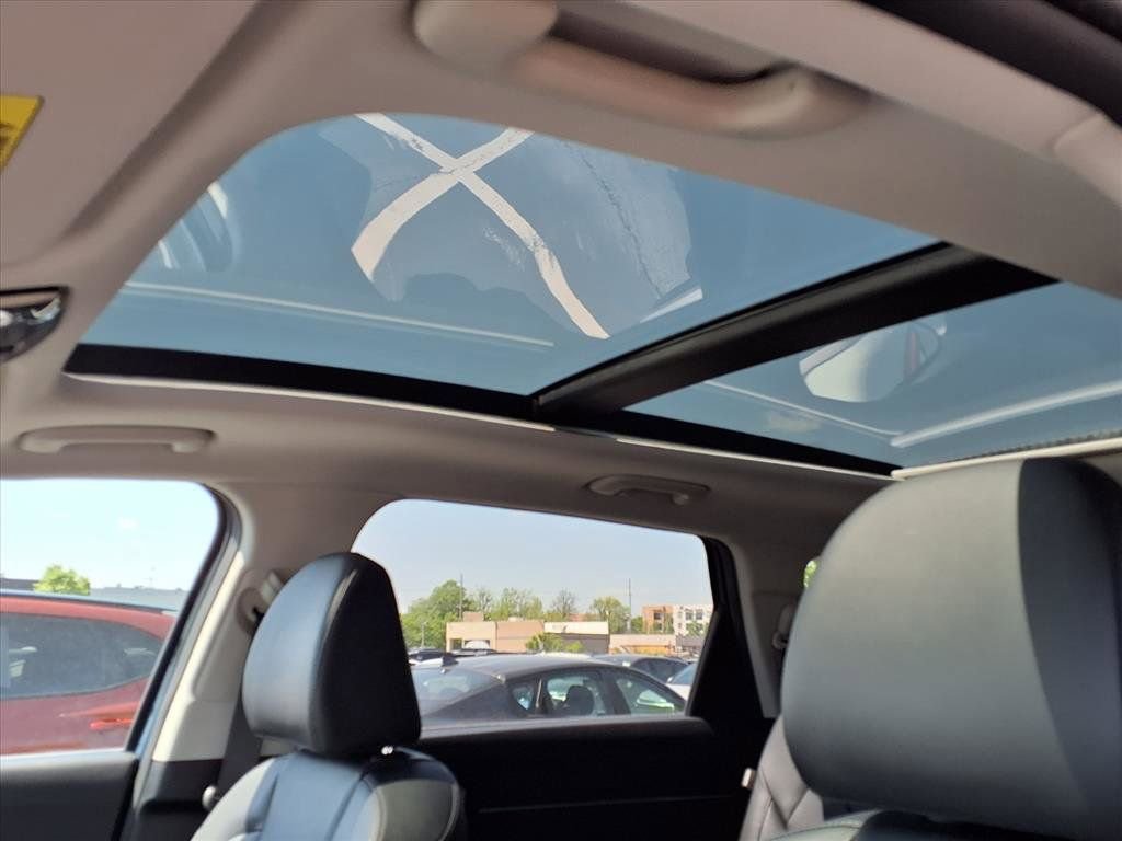 Used 2025 Kia Sorento S w/ Panoramic Sunroof Package FWD image 25