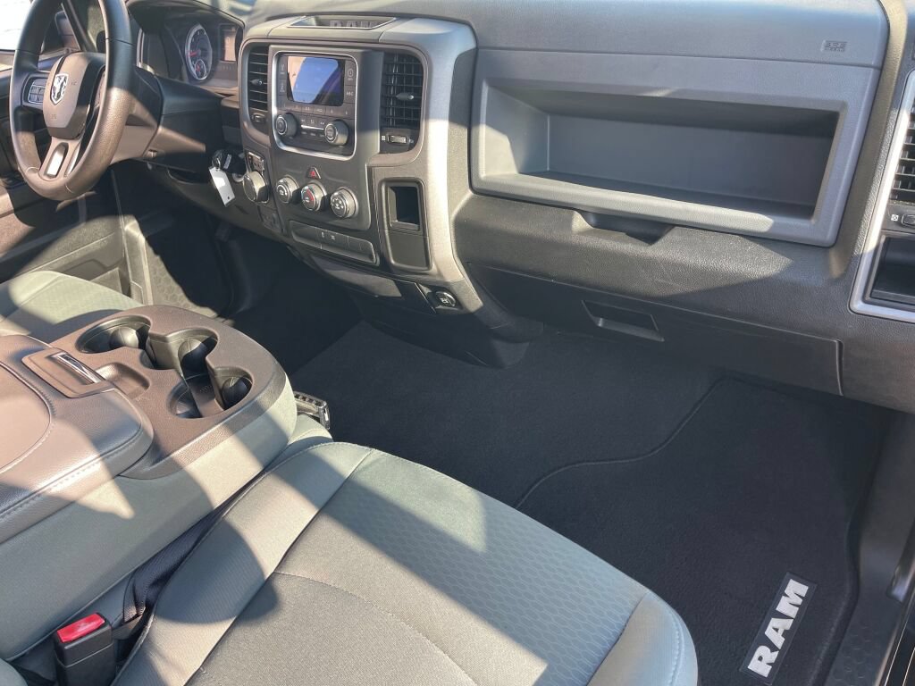 Used 2015 RAM 1500 Express AWD/4WD image 25