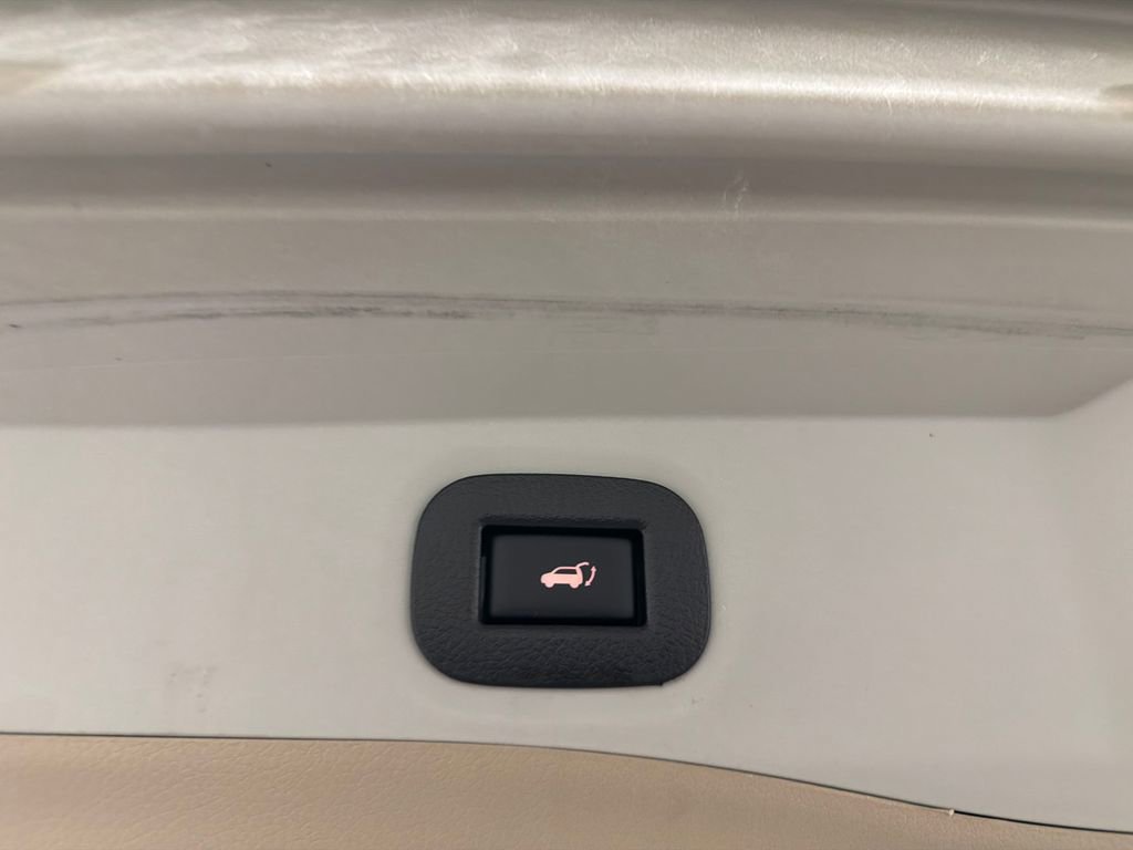 Used 2017 Nissan Rogue SL w/ SL Premium Package FWD image 21