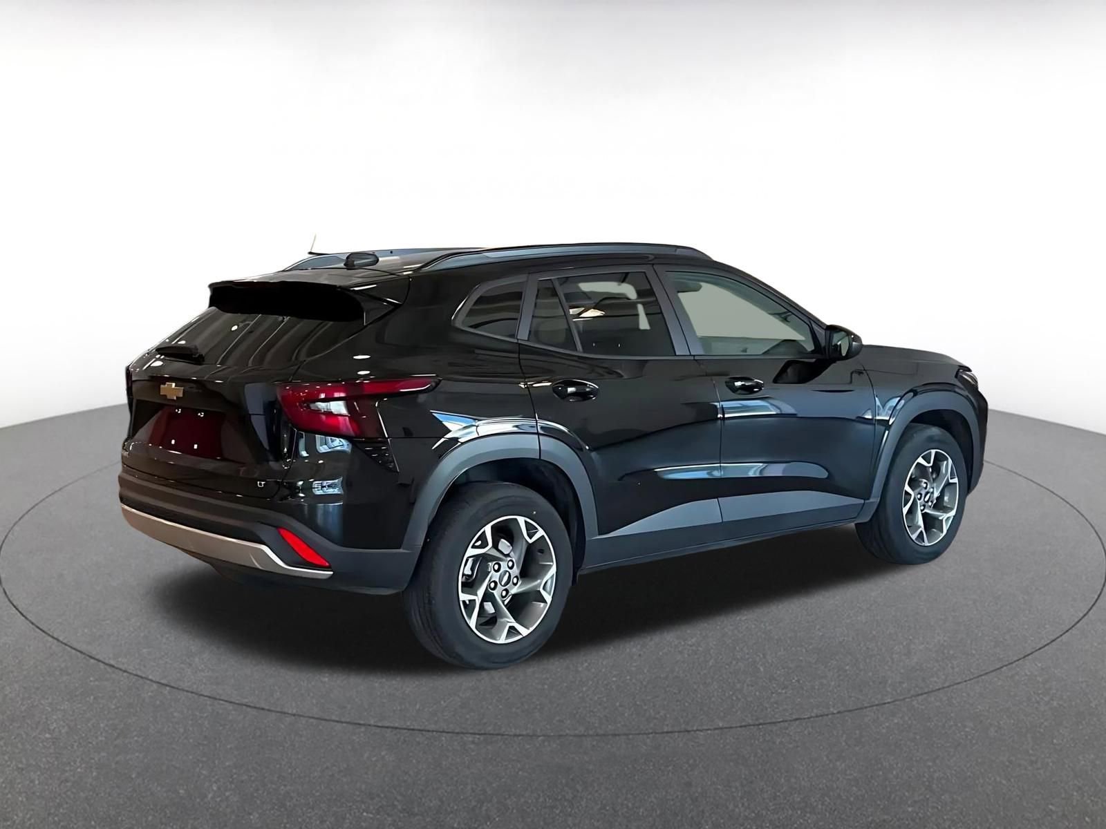 Used 2025 Chevrolet Trax LT w/ LT Convenience Package FWD image 15