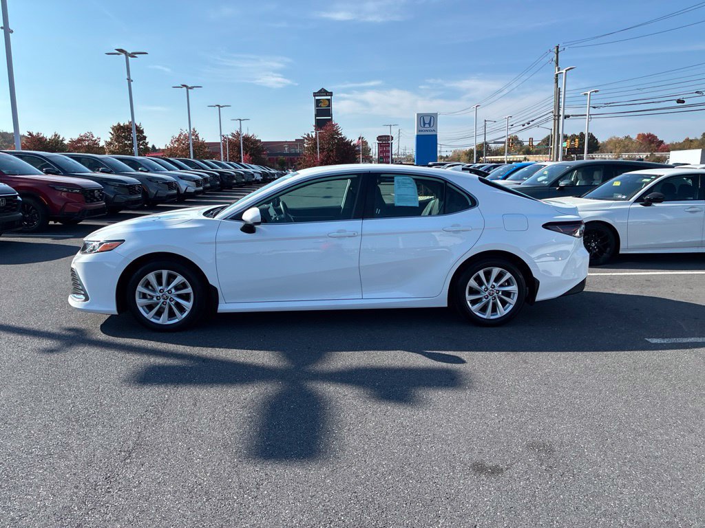 Used 2024 Toyota Camry LE FWD image 13
