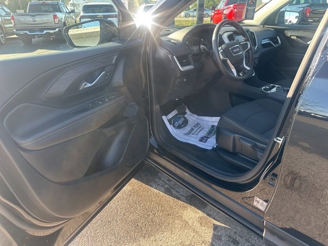 Used 2024 GMC Terrain SLE image 17