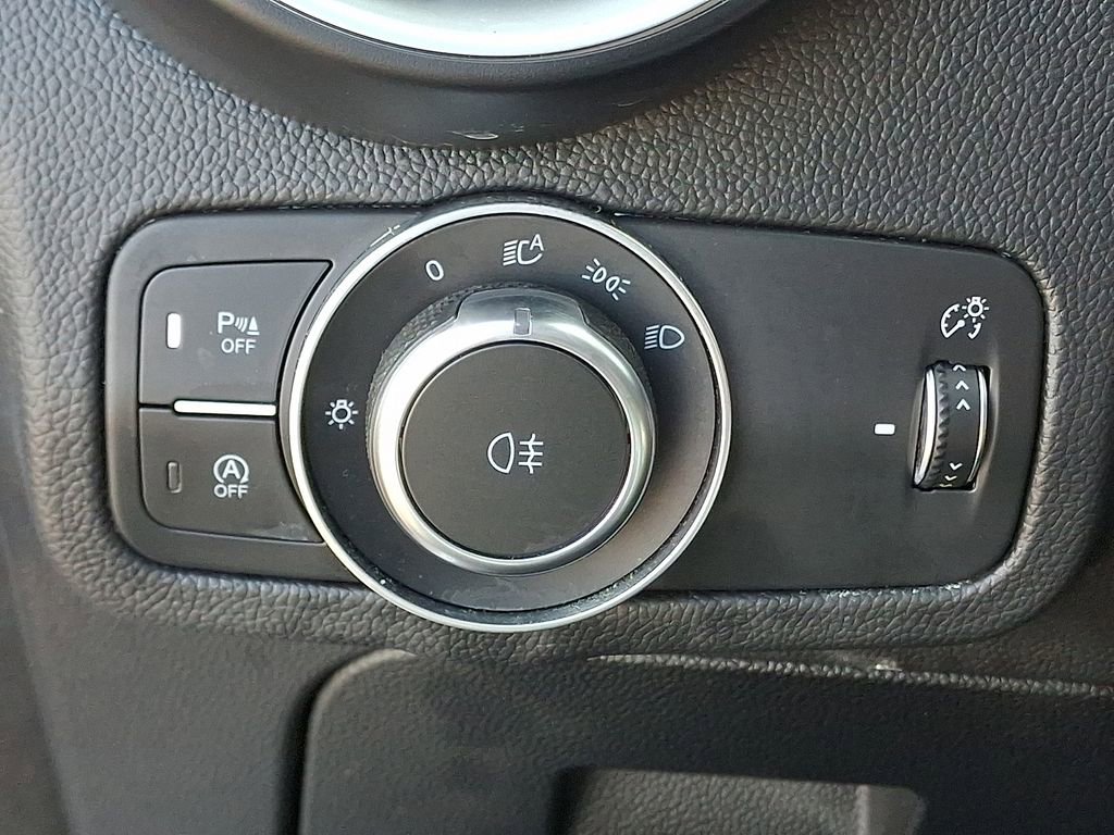 Used 2023 Alfa Romeo Stelvio Estrema image 26