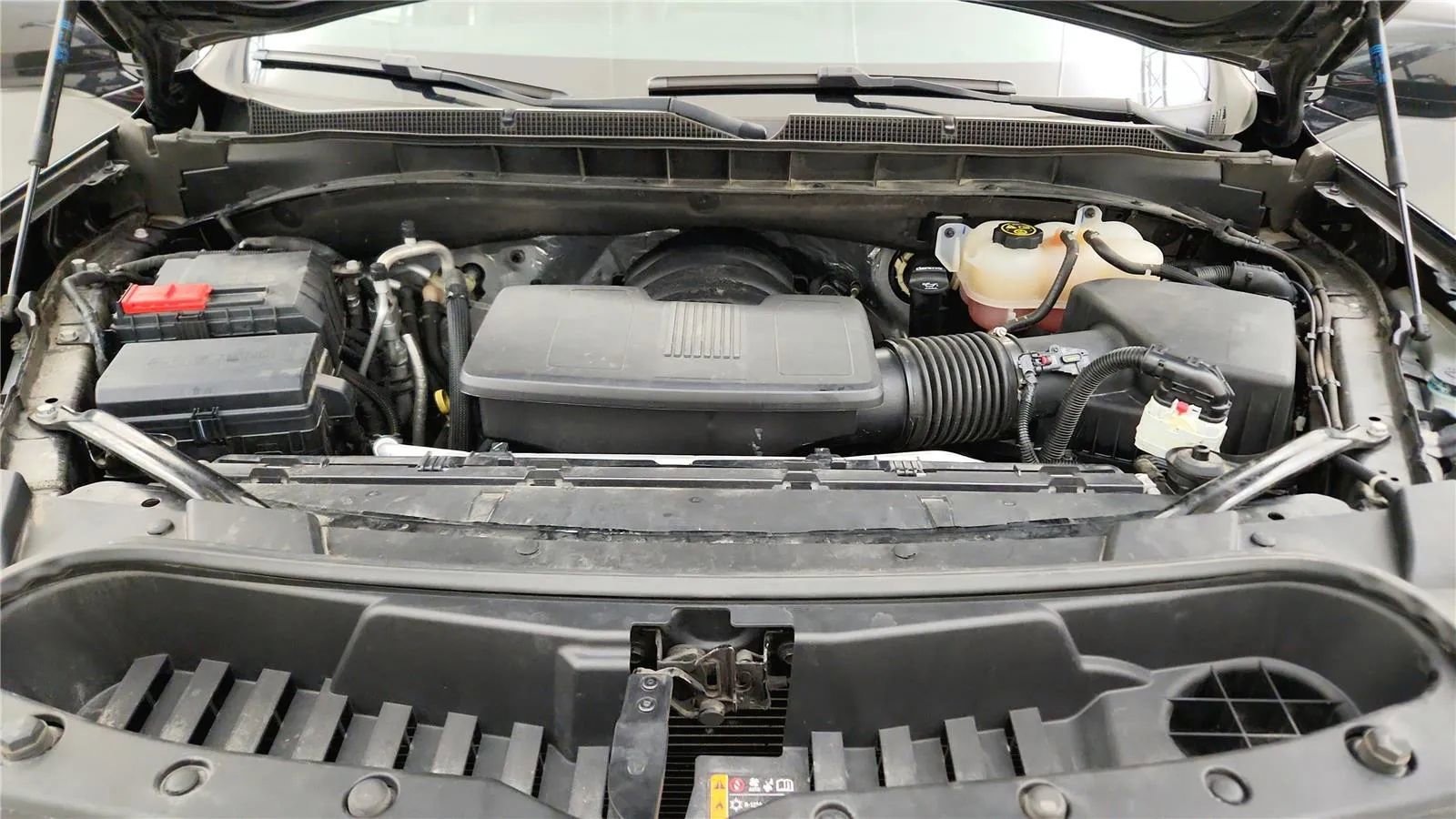 Used 2023 Chevrolet Tahoe Z71 w/ Luxury Package AWD/4WD image 20