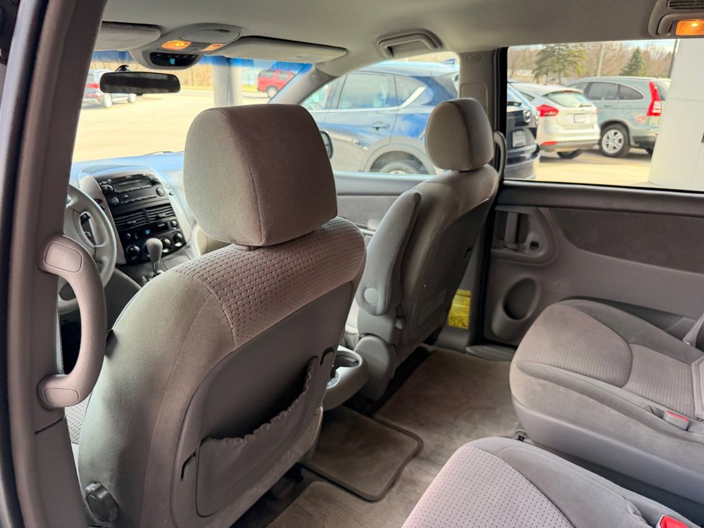 Used 2006 Toyota Sienna CE FWD image 11