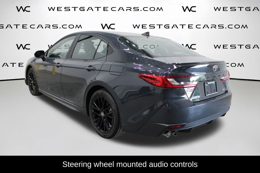 Used 2025 Toyota Camry SE image 5