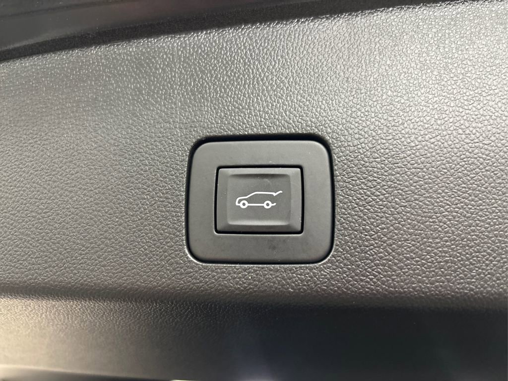 Used 2023 Buick Encore GX Essence w/ Experience Buick Package image 14