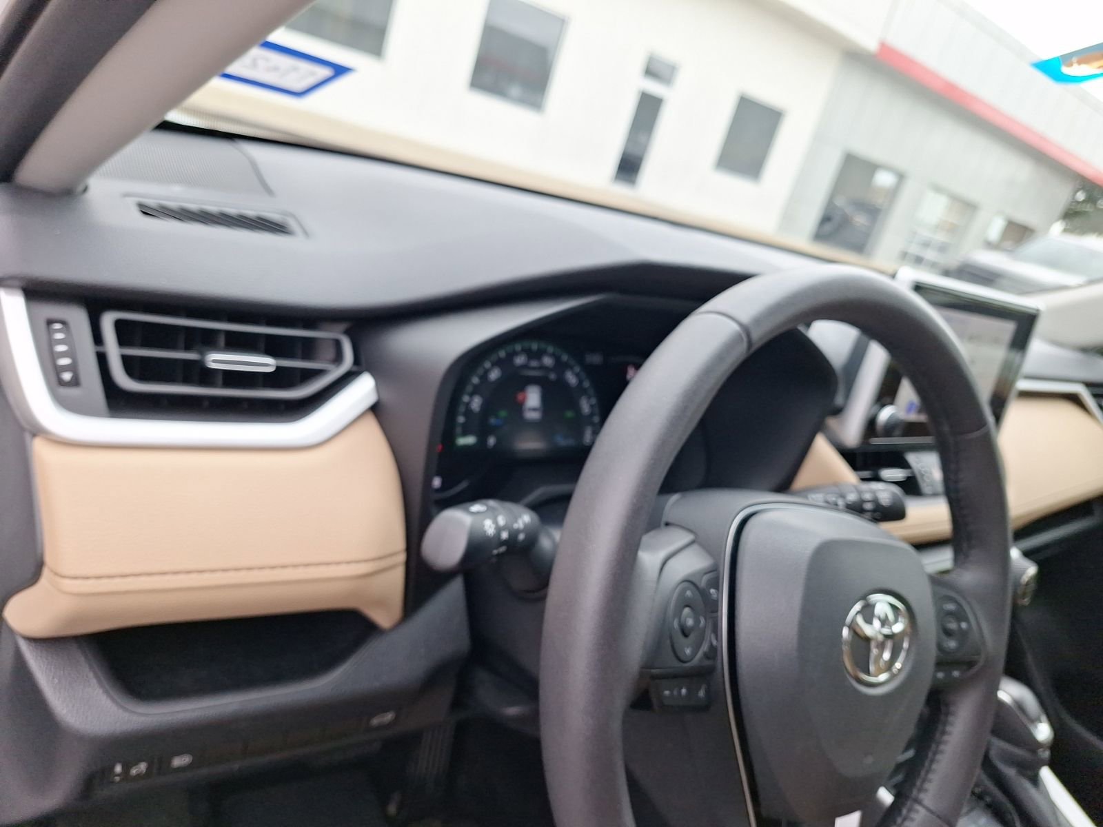 Used 2024 Toyota RAV4 XLE Premium image 15