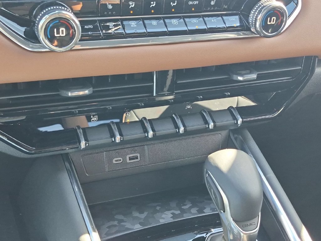 New 2026 GMC Canyon AT4 AWD/4WD image 12