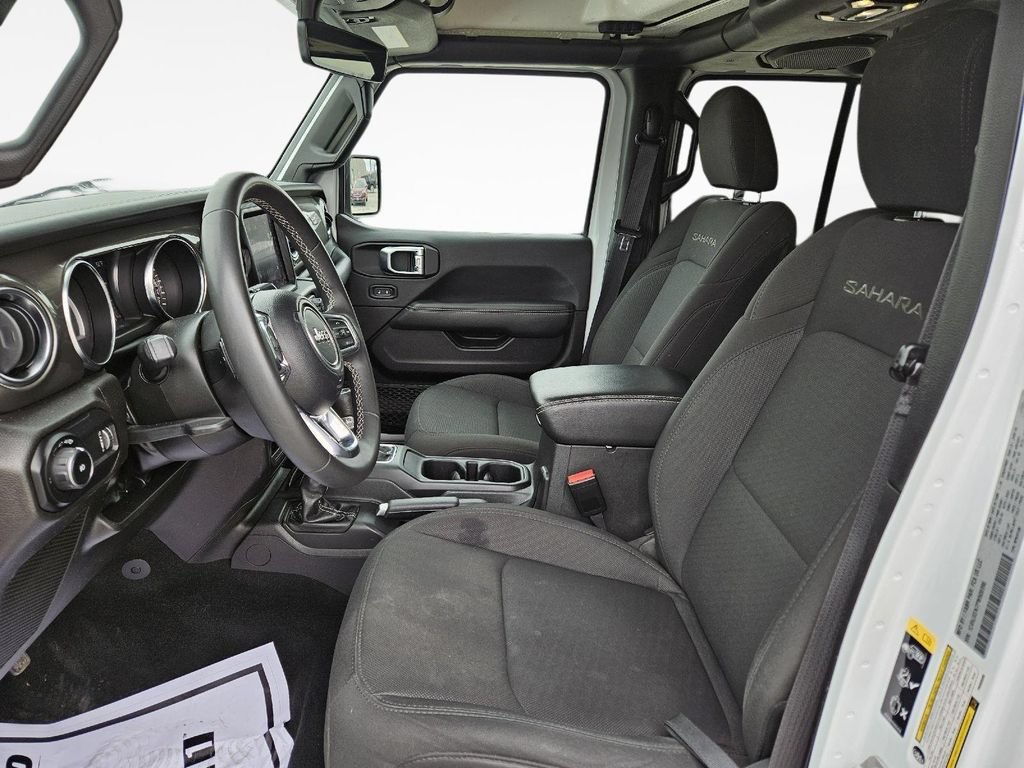Used 2023 Jeep Wrangler Unlimited Sahara AWD/4WD image 22