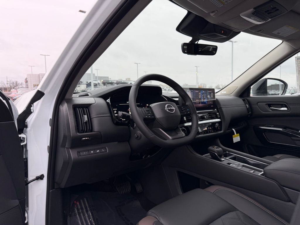 New 2026 Nissan Pathfinder Platinum image 10