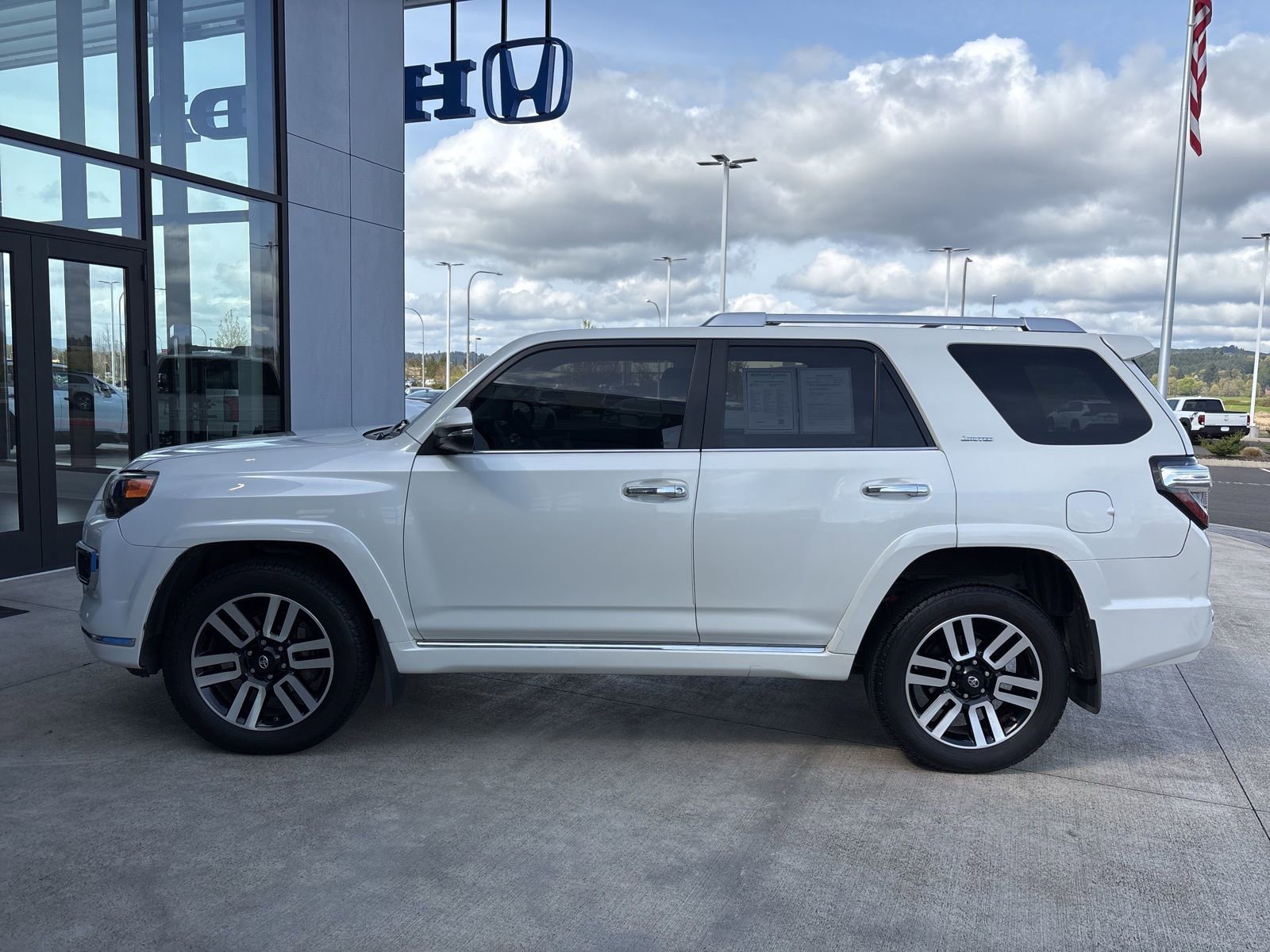 Used 2017 Toyota 4Runner Limited image 8