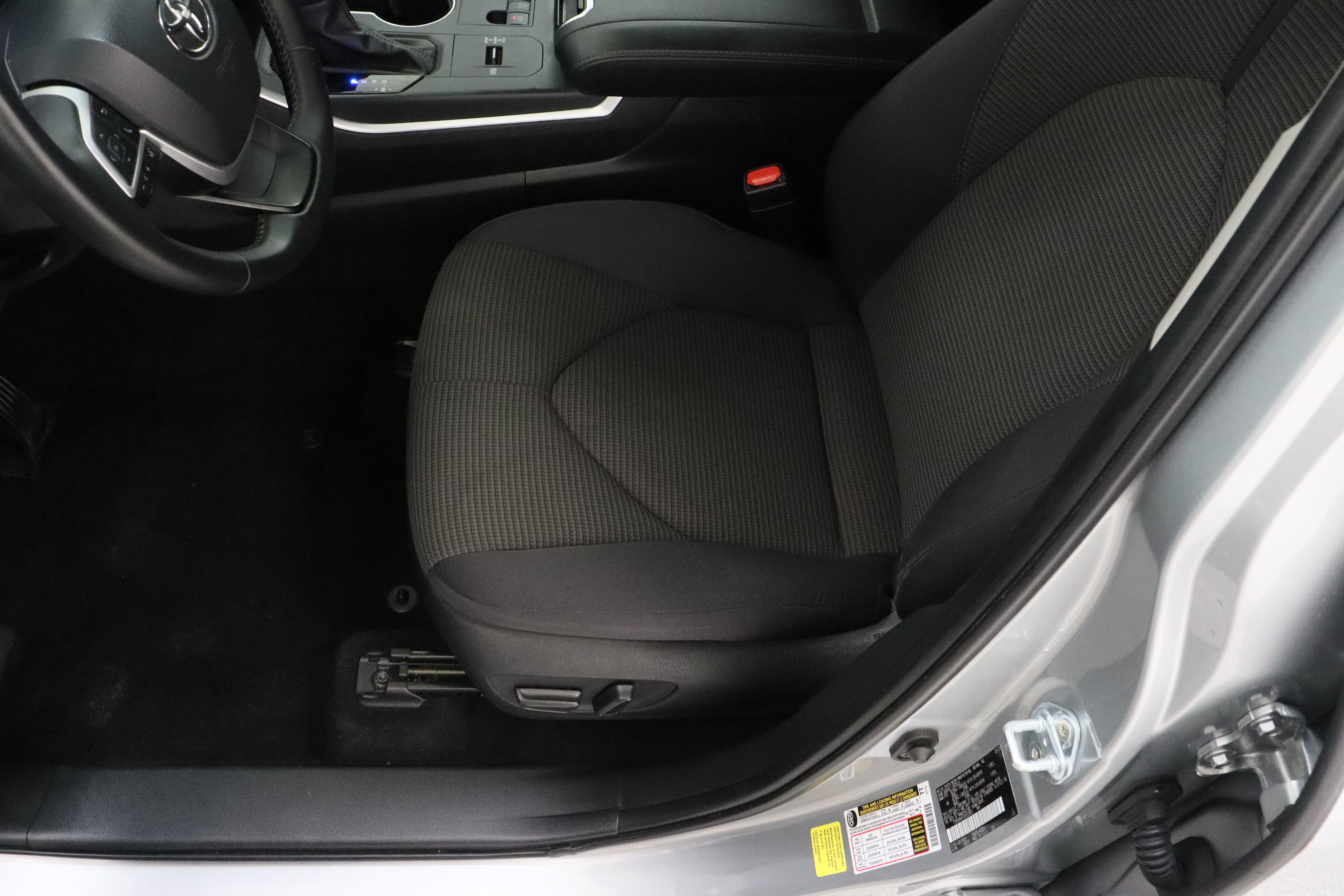 Certified 2025 Toyota Highlander LE FWD image 15
