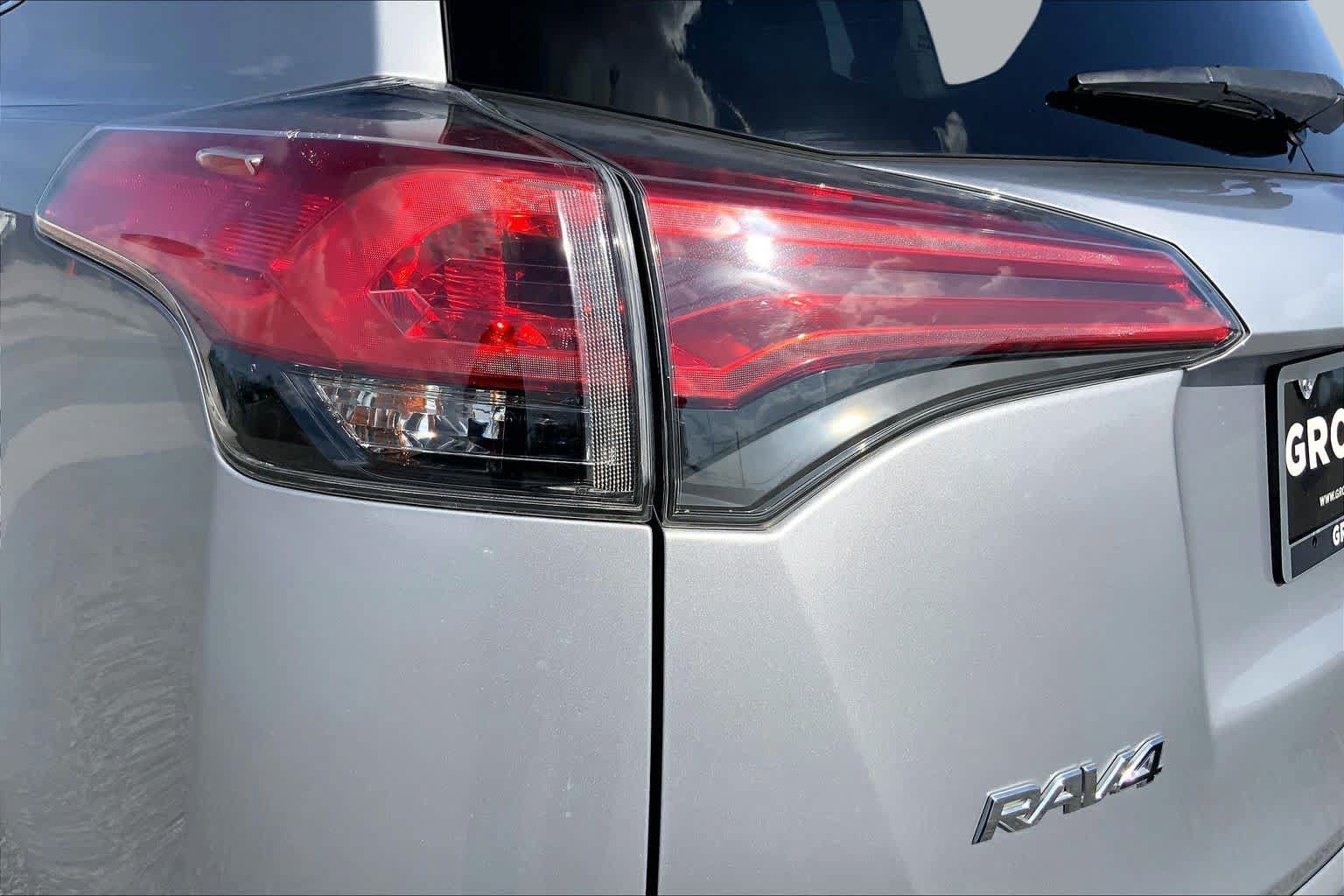 Used 2017 Toyota RAV4 LE FWD image 28
