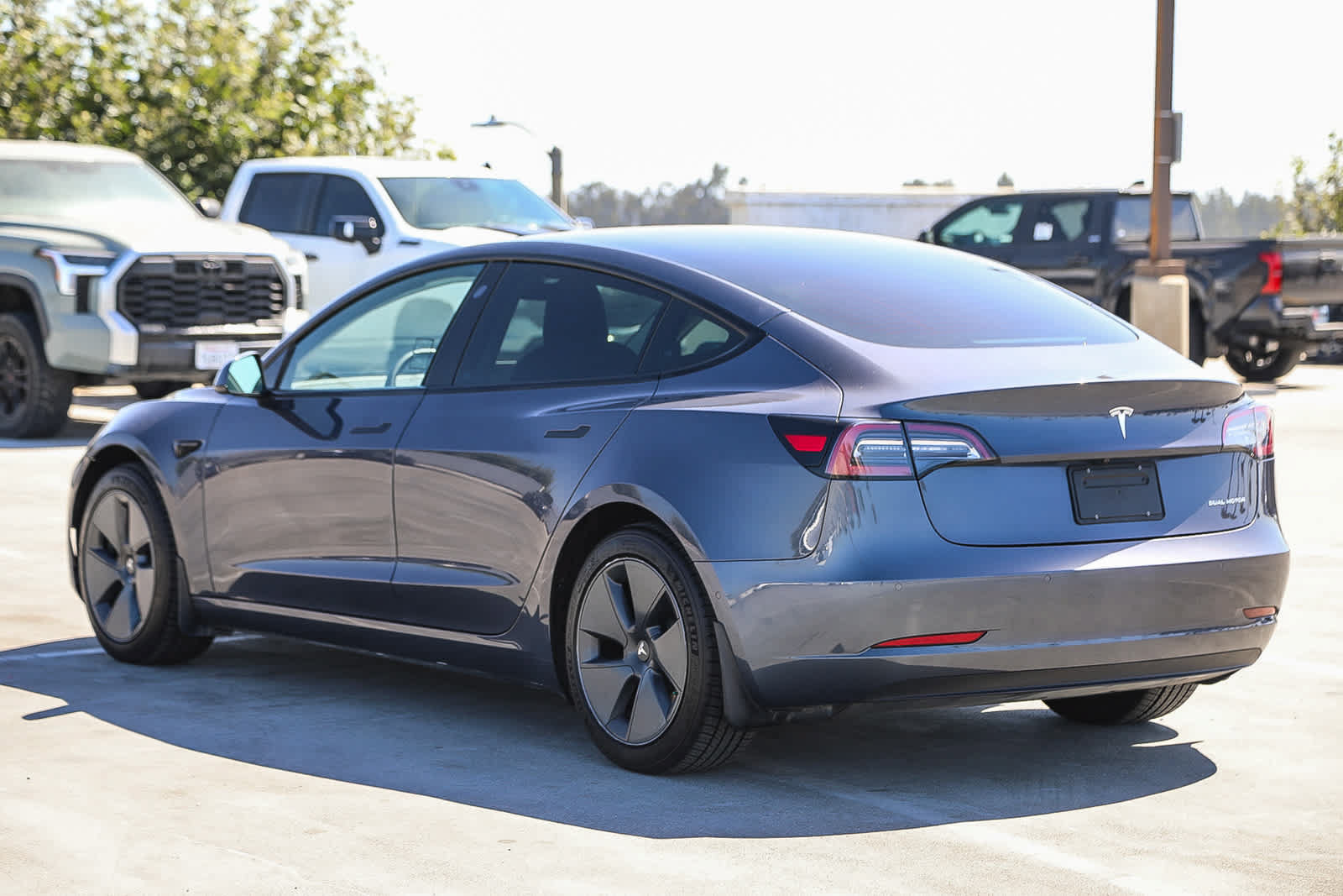 Used 2022 Tesla Model 3 Long Range AWD/4WD image 7