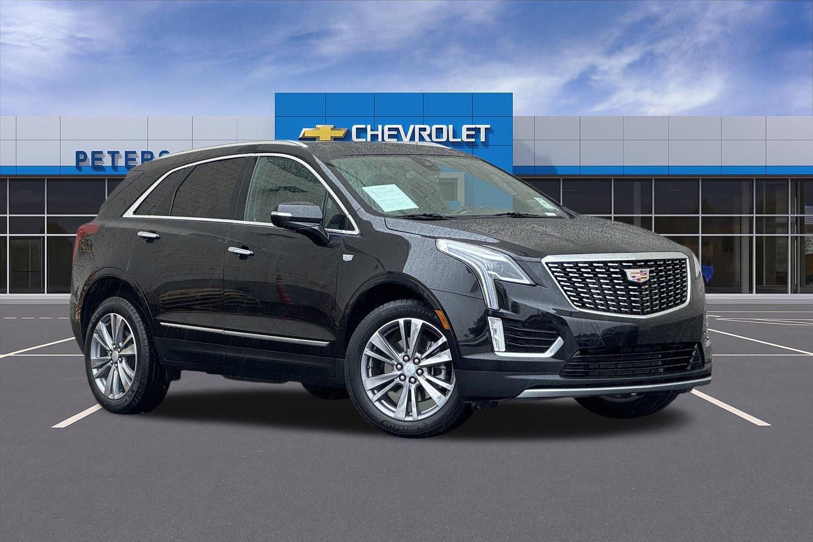 Used 2025 Cadillac XT5 Premium Luxury AWD/4WD image 2
