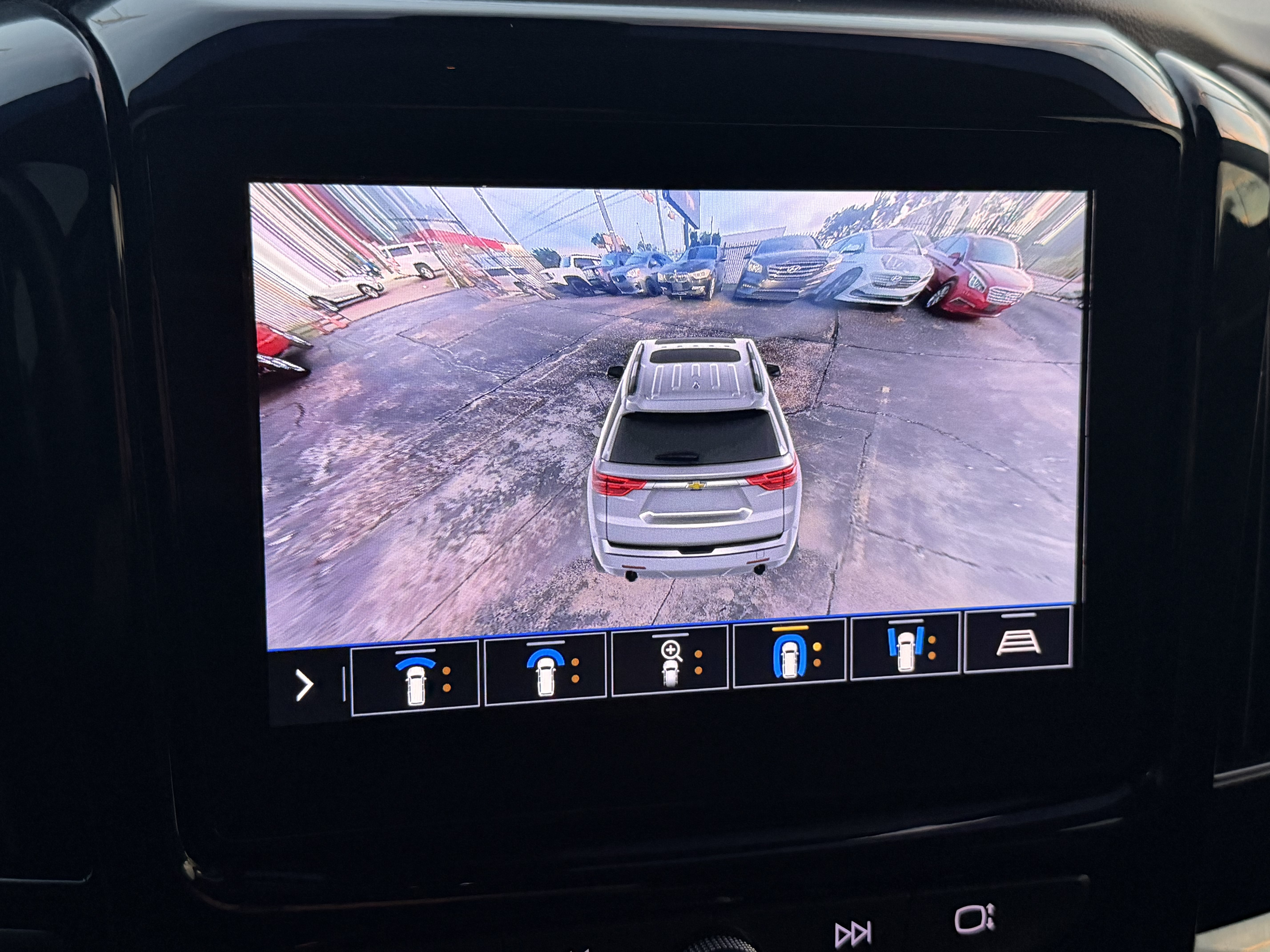Used 2021 Chevrolet Traverse RS FWD image 22