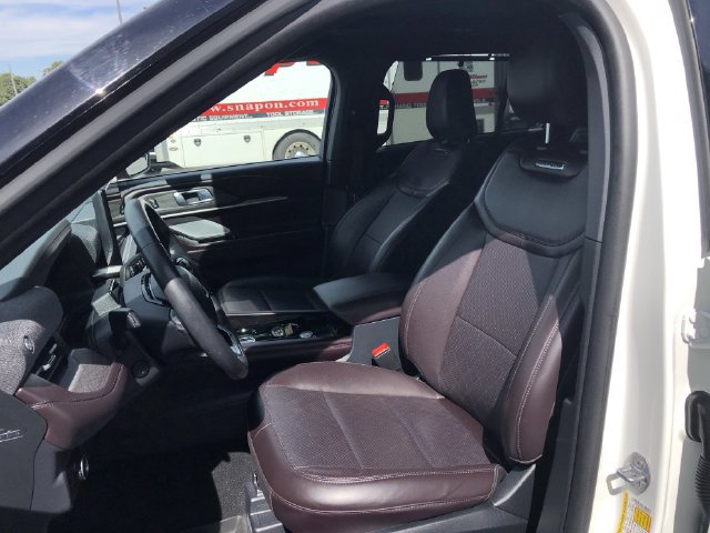 Used 2025 Ford Explorer Platinum RWD image 13