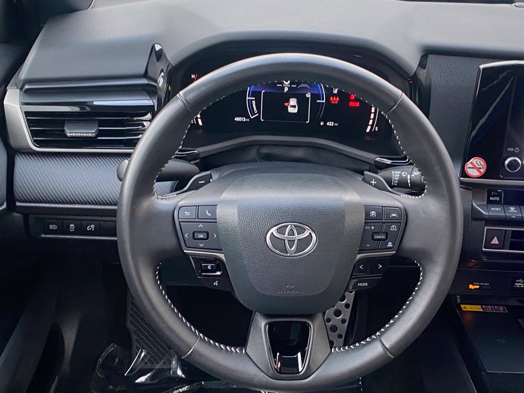 Used 2025 Toyota Camry SE FWD image 10