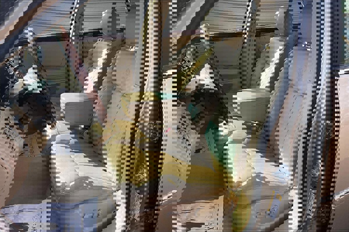 Used 2006 Cadillac DTS w/ Sun And Sound Package image 19